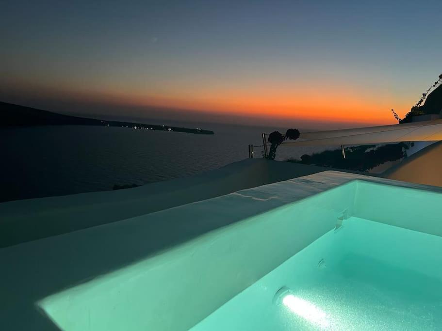 Lioyerma Cave Villa2 With Private Hot Tub Oía Exterior photo