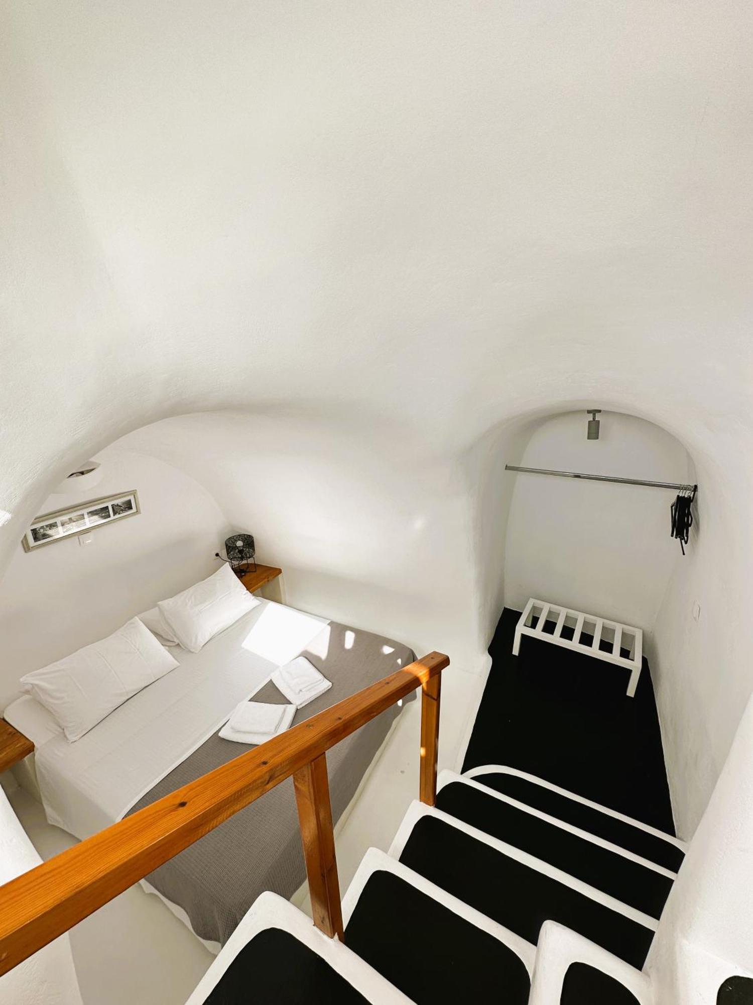 Lioyerma Cave Villa2 With Private Hot Tub Oía Exterior photo